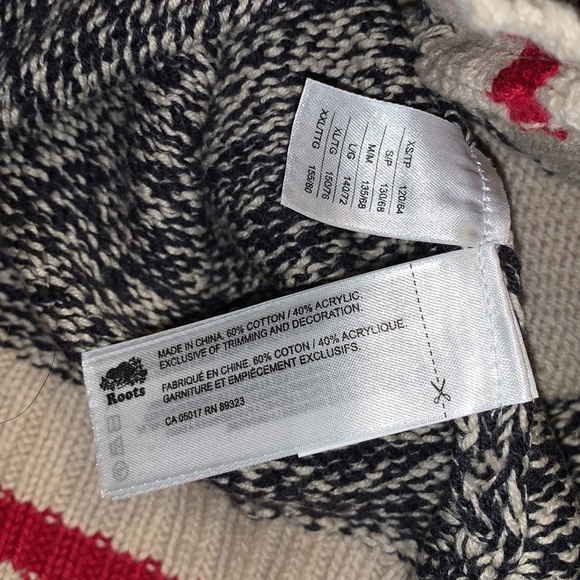 Roots Canada Grey, Cream, and Red Cabin Sweater - Girl’s Size Large - Picture 8 of 8